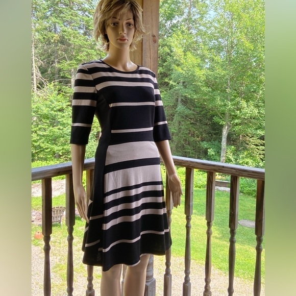 Gabby Skye Black And Beige 3/4 Sleeve Dress Sz 10 - Picture 16 of 16